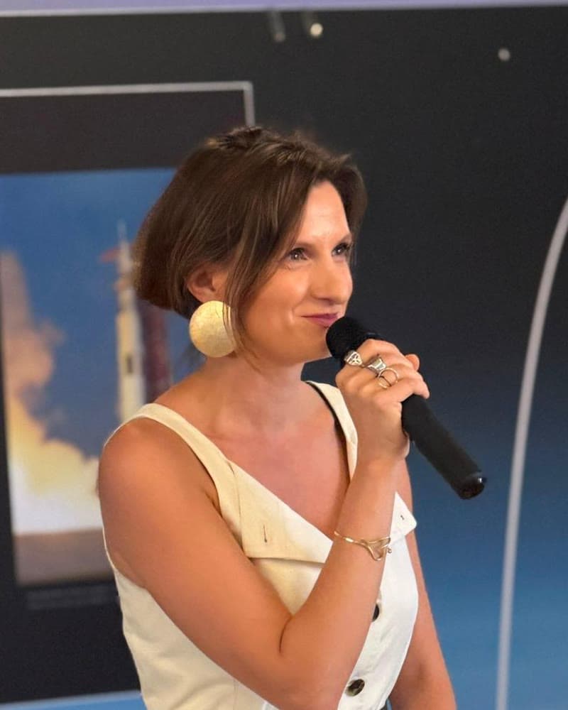 Aneliz Crăciun, Profesor de limba și literatura română la Up for Learning